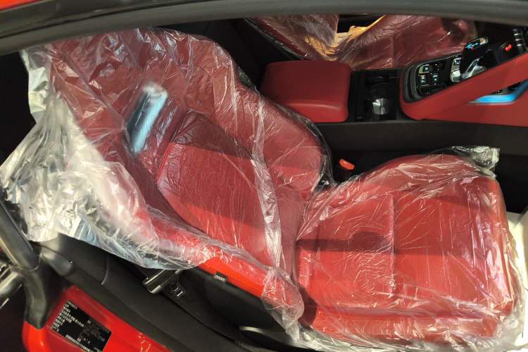 Used Jaguar F-TYPE 2023 P300 Hardtop Version R-DYNAMIC BLACK Right Front Seat
