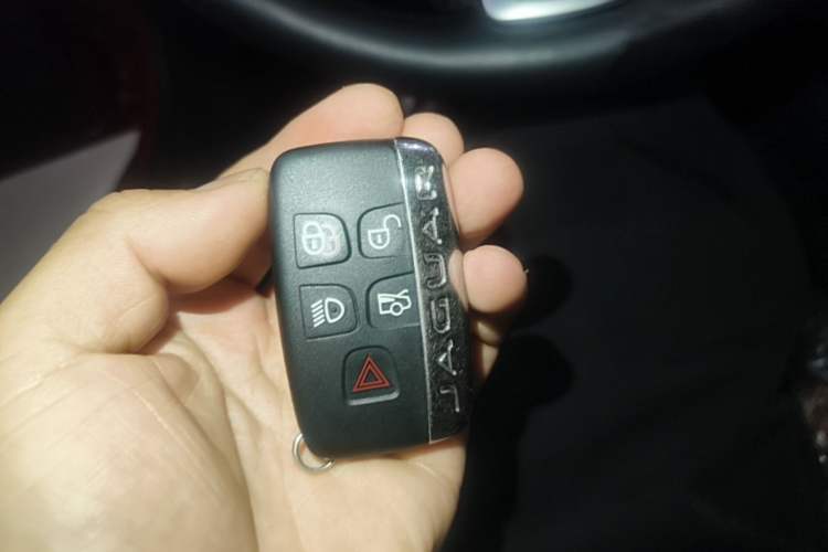 Used Jaguar F-TYPE 2023 P300 Hardtop Version R-DYNAMIC BLACK Vehicle Key