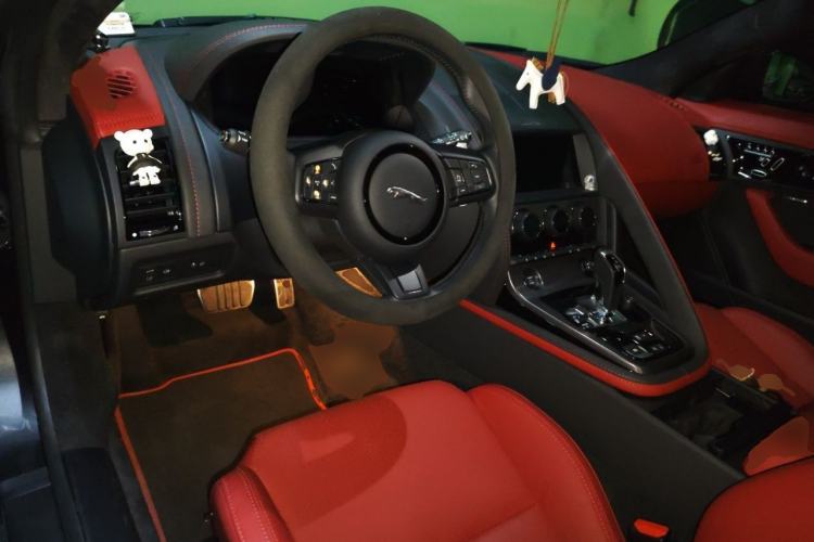 Used Jaguar F-TYPE 2024 P300 75th Anniversary Limited-Edition Hardtop Version Center Console