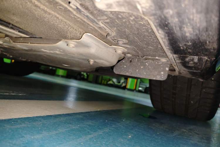 Used Jaguar F-TYPE 2024 P300 75th Anniversary Limited-Edition Hardtop Version Chassis Front Left