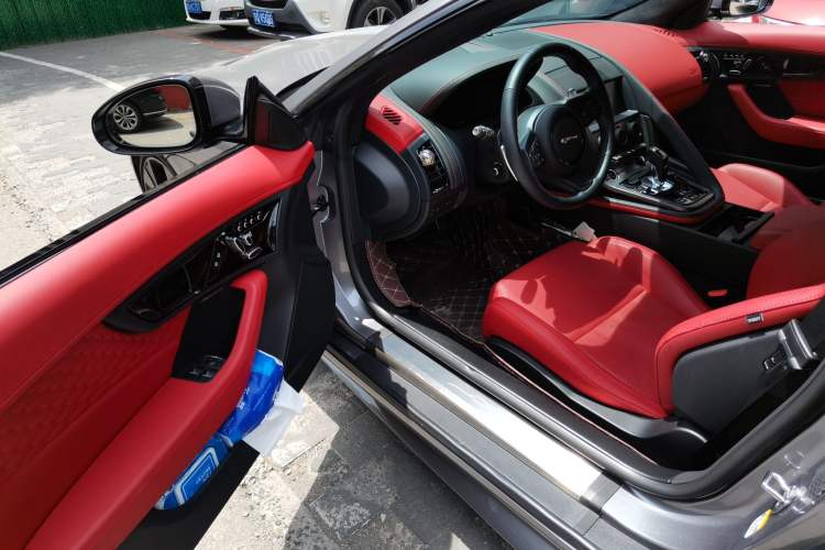 Used Jaguar F-TYPE 2024 P300 75th Anniversary Limited-Edition Hardtop Version Driver Seat