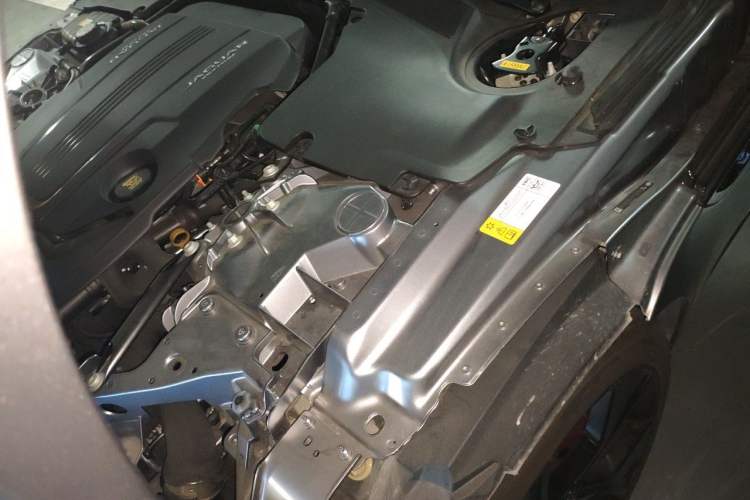 Used Jaguar F-TYPE 2024 P300 75th Anniversary Limited-Edition Hardtop Version Engine Bay Left