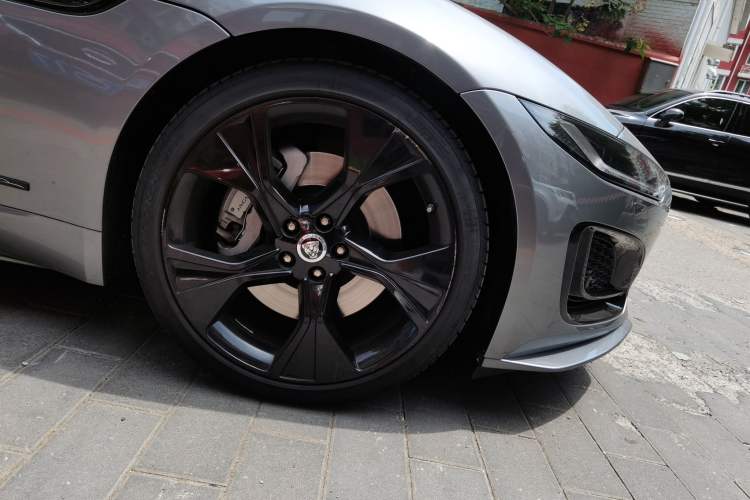 Used Jaguar F-TYPE 2024 P300 75th Anniversary Limited-Edition Hardtop Version Right Front Wheel Hub