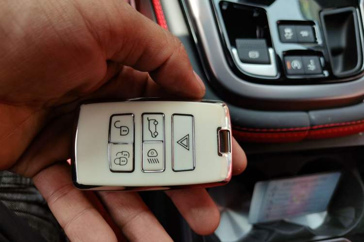 Used Jaguar F-TYPE 2024 P300 75th Anniversary Limited-Edition Hardtop Version Vehicle Key