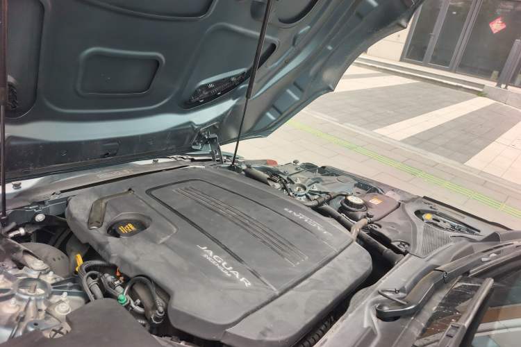 Used Jaguar F-TYPE 2024 P300 75th Anniversary Limited-Edition Hardtop Version Engine Bay Left