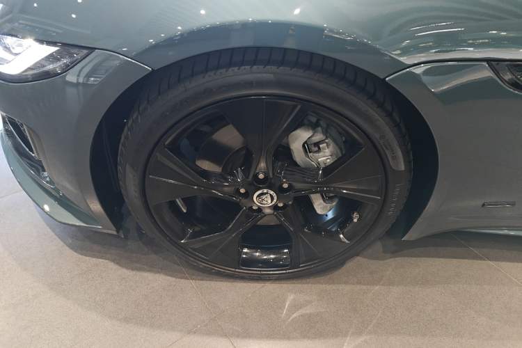 Used Jaguar F-TYPE 2024 P300 75th Anniversary Collector's Convertible Edition Exterior 7