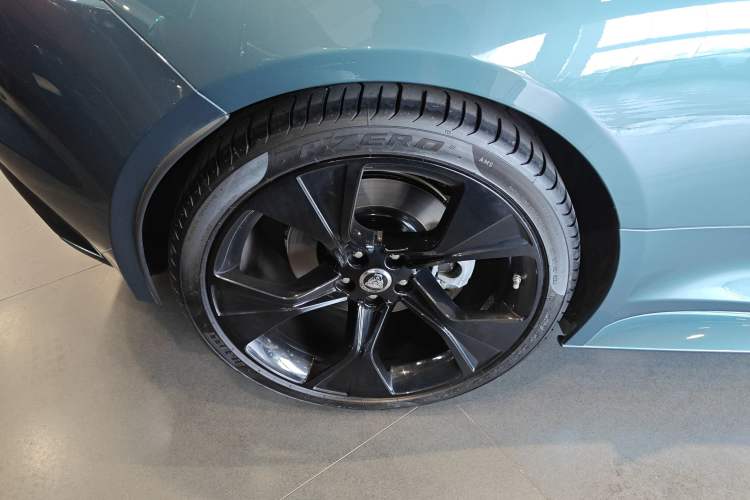 Used Jaguar F-TYPE 2024 P300 75th Anniversary Collector's Convertible Edition Exterior 8
