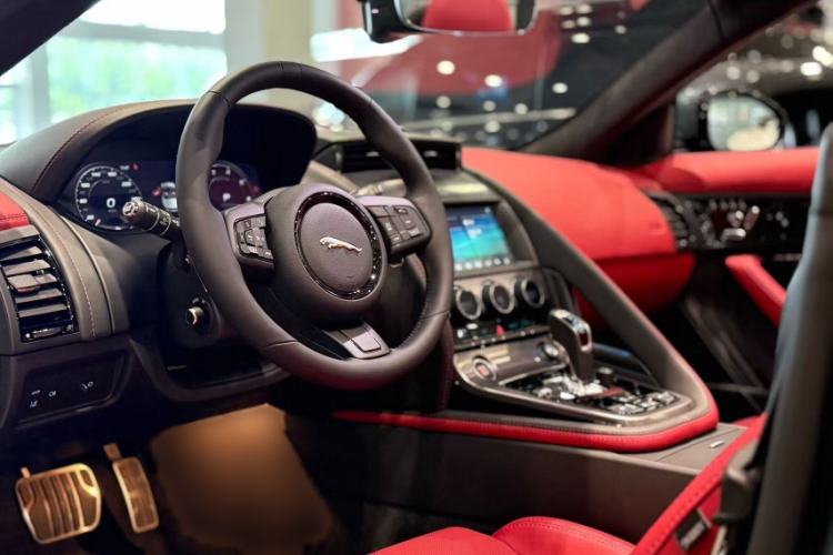Used Jaguar F-TYPE 2024 P300 75th Anniversary Collector's Convertible Edition Interior 1