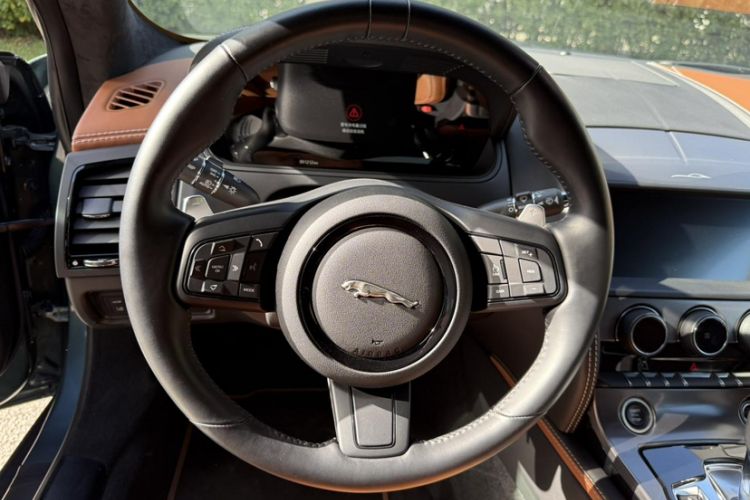 Used Jaguar F-TYPE 2024 P300 75th Anniversary Limited-Edition Hardtop Version Interior 2