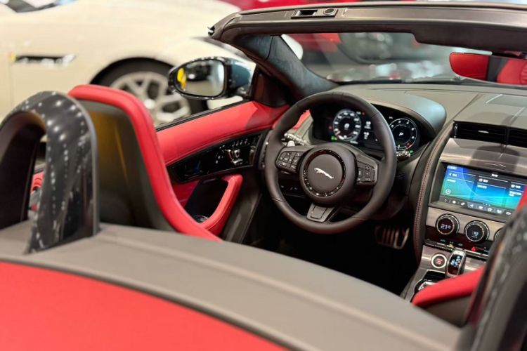 Used Jaguar F-TYPE 2024 P300 75th Anniversary Collector's Convertible Edition Interior 2