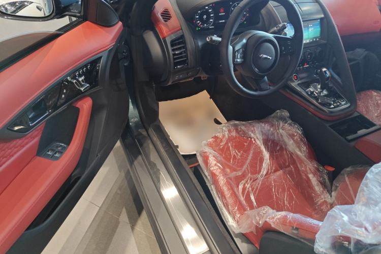 Used Jaguar F-TYPE 2024 P300 75th Anniversary Collector's Convertible Edition Interior 3