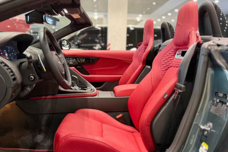 Used Jaguar F-TYPE 2024 P300 75th Anniversary Collector's Convertible Edition Interior 6