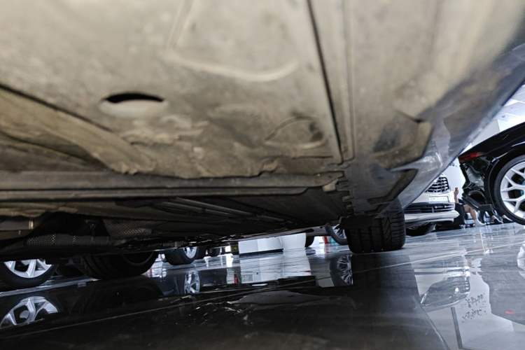 Used Jaguar F-TYPE 2024 P300 75th Anniversary Collector's Convertible Edition Left Side Sill