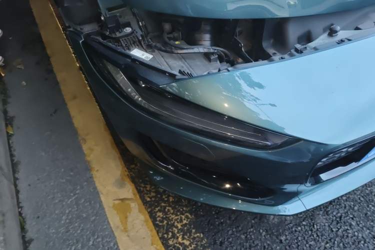 Used Jaguar F-TYPE 2024 P300 75th Anniversary Limited-Edition Hardtop Version Right Front Headlight