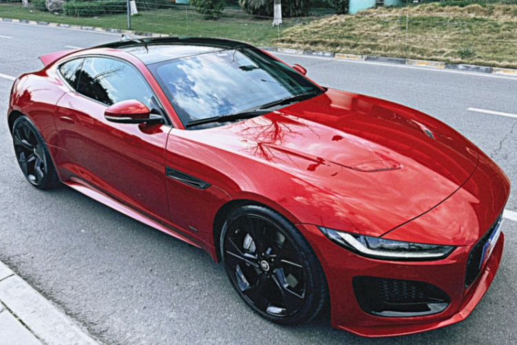 Used Jaguar F-TYPE 2024 P300 75th Anniversary Limited-Edition Hardtop Version Exterior 6