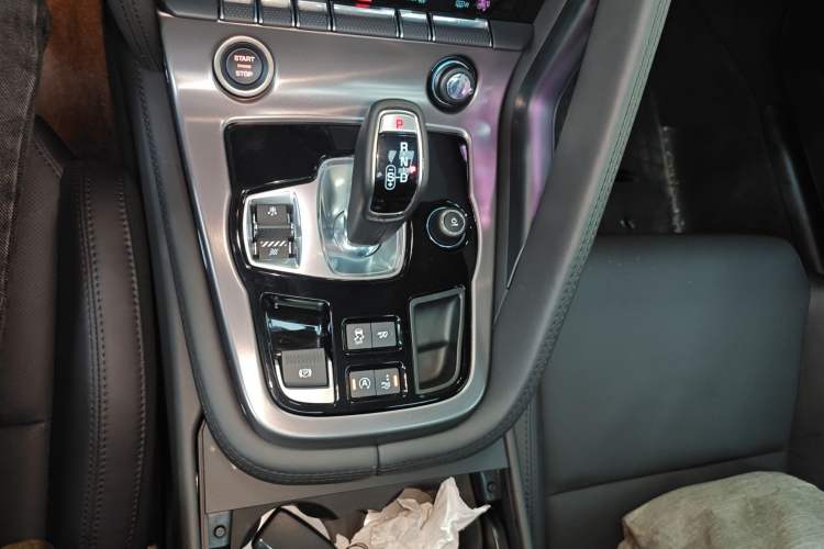 Used Jaguar F-TYPE 2024 P300 75th Anniversary Limited-Edition Hardtop Version Gear Lever