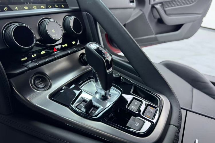 Used Jaguar F-TYPE 2024 P300 75th Anniversary Limited-Edition Hardtop Version Interior 1
