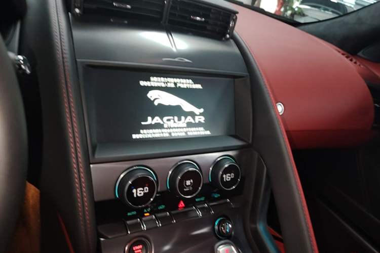 Used Jaguar F-TYPE 2024 P300 75th Anniversary Collector's Convertible Edition Audio And AC Panel