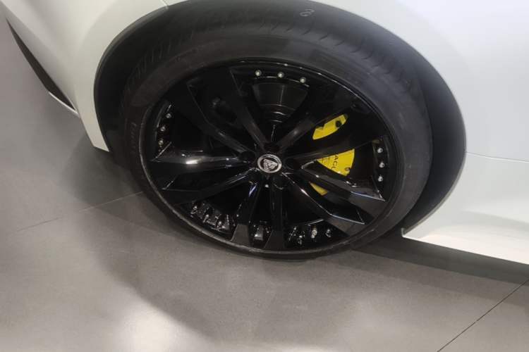 Used Jaguar F-TYPE 2024 P300 75th Anniversary Limited-Edition Hardtop Version Exterior 5