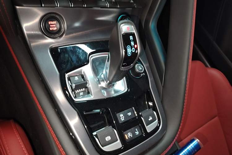 Used Jaguar F-TYPE 2024 P300 75th Anniversary Collector's Convertible Edition Gear Lever