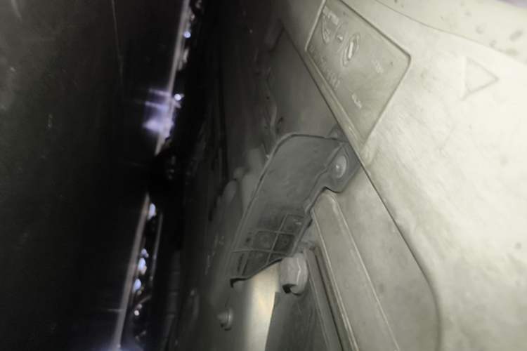 Used Jaguar F-TYPE 2024 P300 75th Anniversary Limited-Edition Hardtop Version Left Side Sill