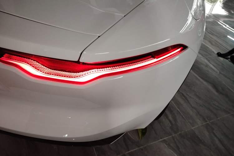 Used Jaguar F-TYPE 2024 P300 75th Anniversary Collector's Convertible Edition Right Rear Taillight