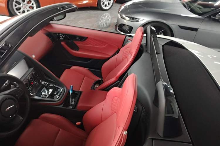 Used Jaguar F-TYPE 2024 P300 75th Anniversary Collector's Convertible Edition Roof