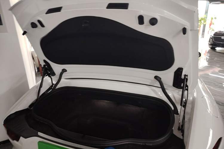Used Jaguar F-TYPE 2024 P300 75th Anniversary Collector's Convertible Edition Trunk