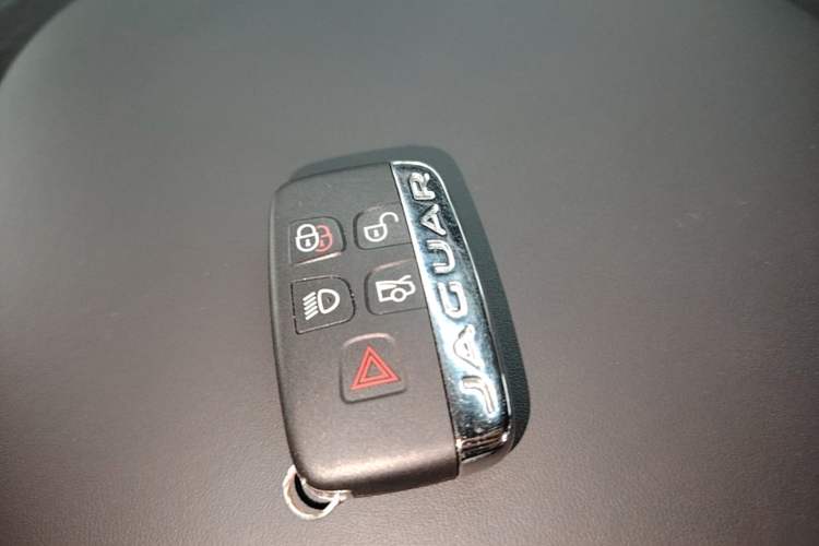 Used Jaguar F-TYPE 2024 P300 75th Anniversary Collector's Convertible Edition Vehicle Key