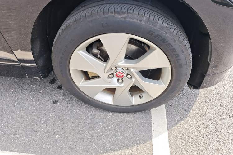 Used Jaguar I-PACE 2018 EV400 SE Right Front Wheel Hub