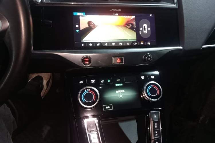 Used Jaguar I-PACE 2018 EV400 SE Audio And AC Panel
