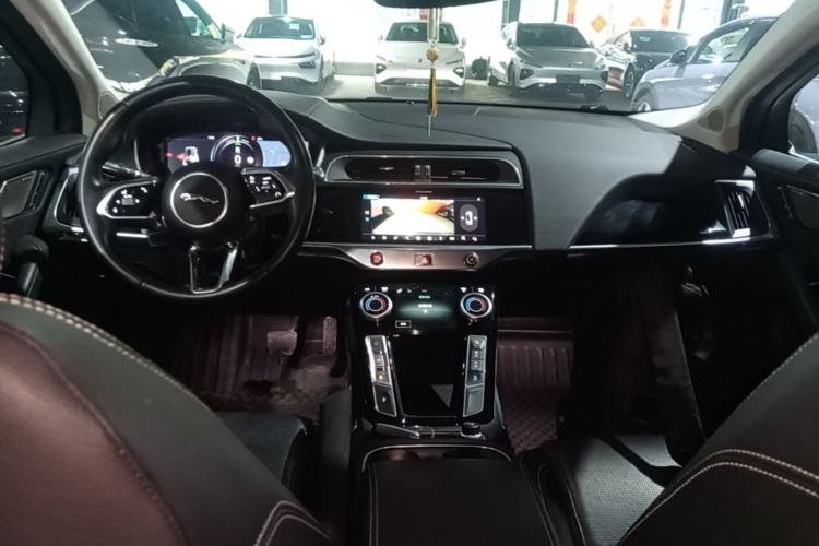 Used Jaguar I-PACE 2018 EV400 SE Center Console