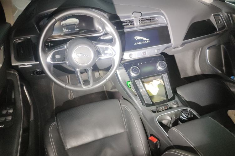 Used Jaguar I-PACE 2018 EV400 HSE Center Console