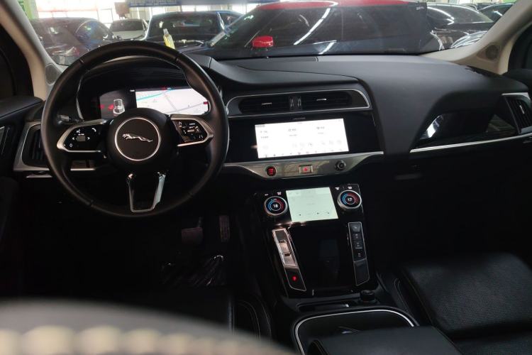 Used Jaguar I-PACE 2018 EV400 SE Center Console