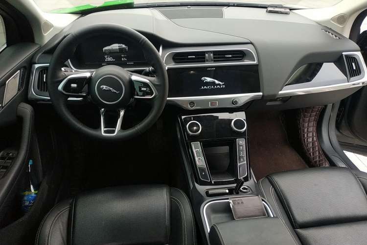 Used Jaguar I-PACE 2018 EV400 S Center Console