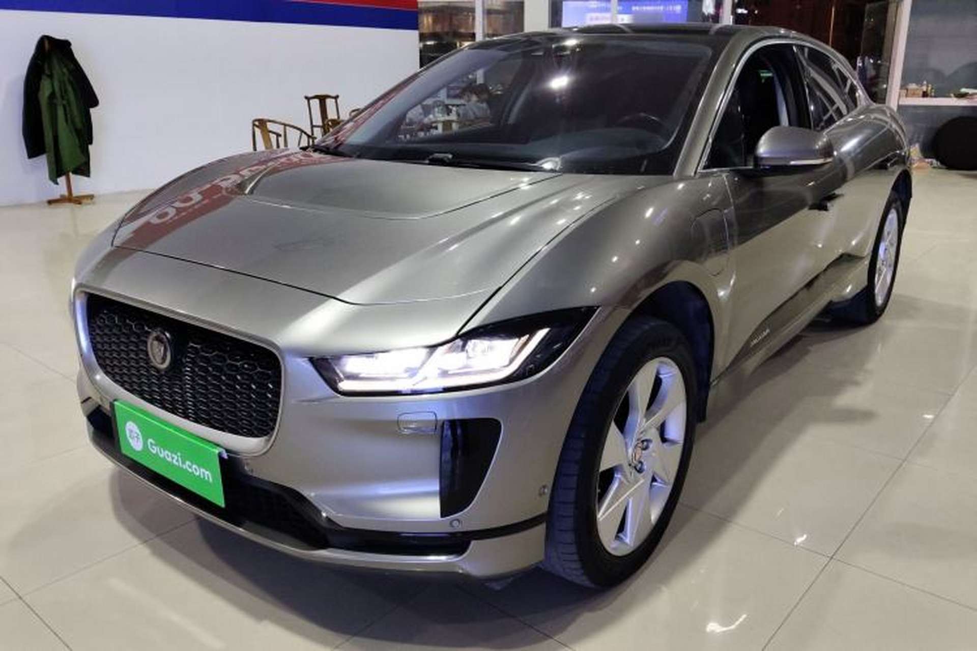 Used Jaguar I-PACE 2018 EV400 SE Front Left 45 Deg