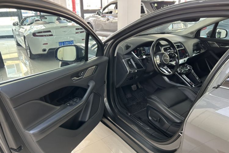 Used Jaguar I-PACE 2018 EV400 SE Interior 3