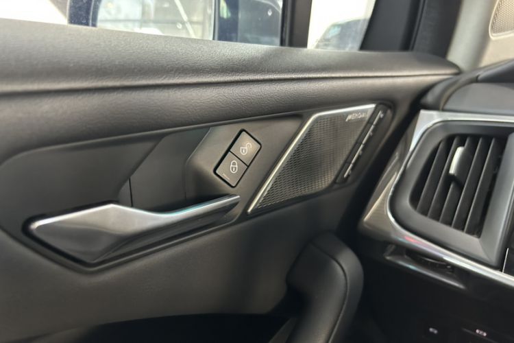 Used Jaguar I-PACE 2018 EV400 SE Interior 5