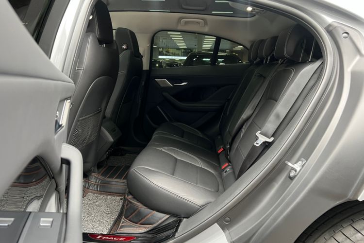 Used Jaguar I-PACE 2018 EV400 SE Interior 6