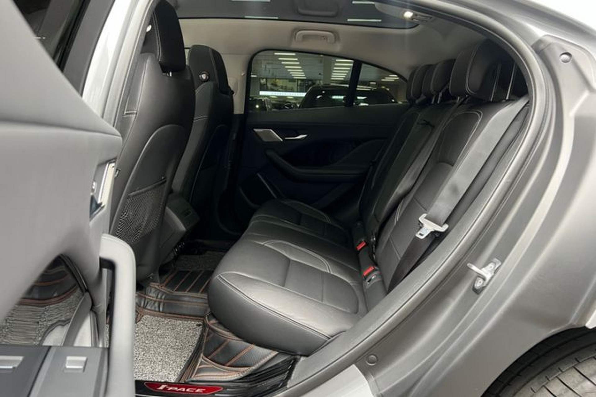 Used Jaguar I-PACE 2018 EV400 SE Interior 6