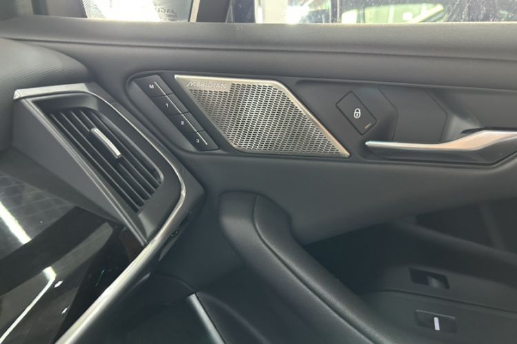 Used Jaguar I-PACE 2018 EV400 SE Interior 7