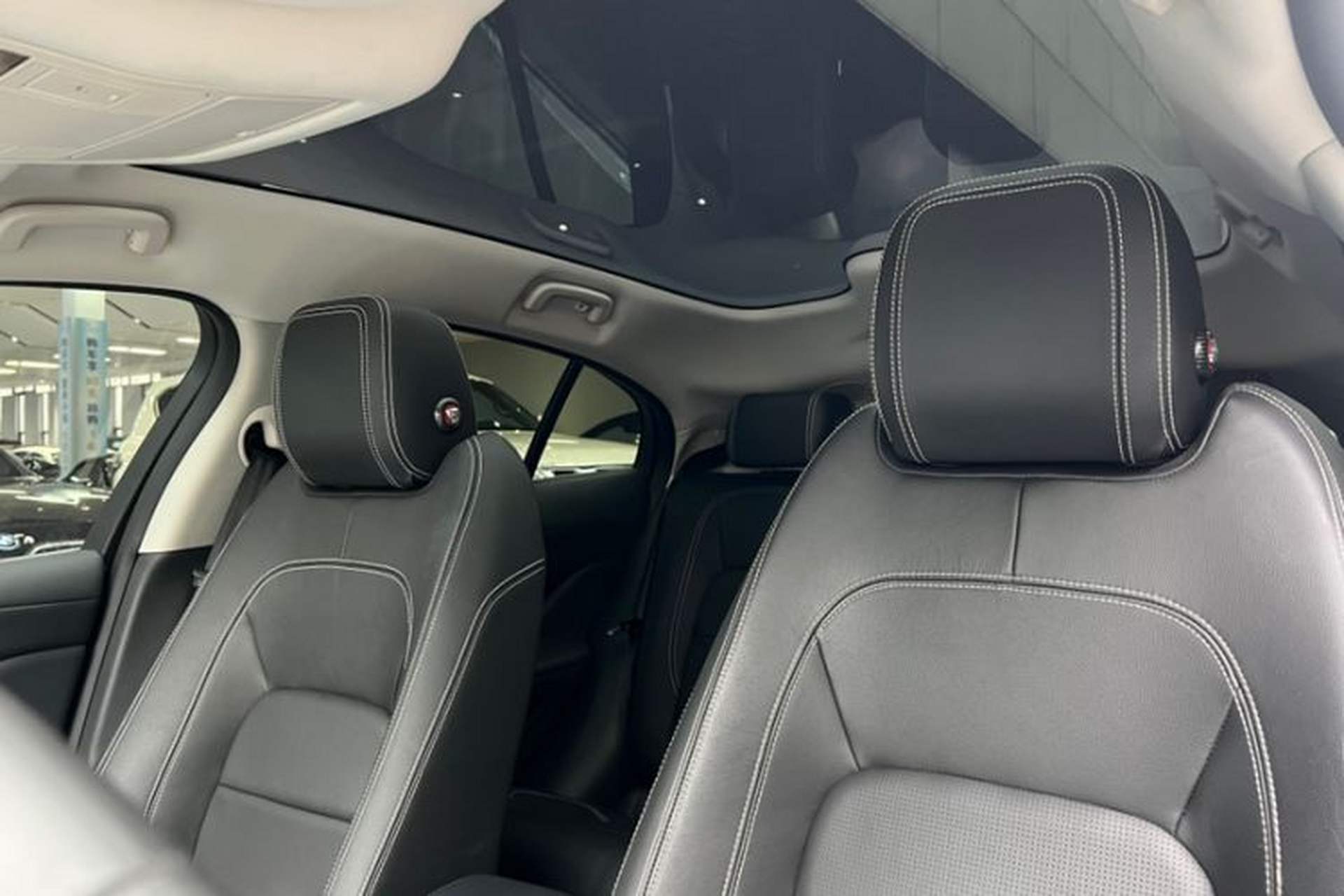 Used Jaguar I-PACE 2018 EV400 SE Interior 9
