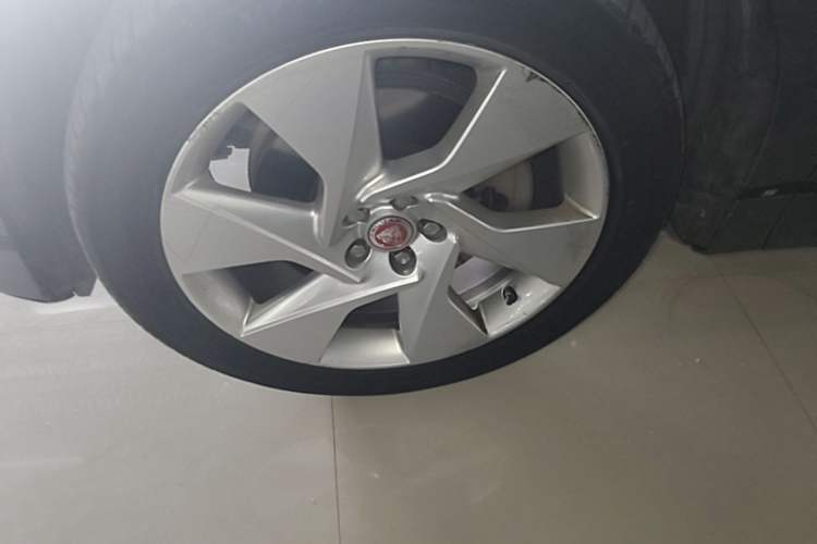 Used Jaguar I-PACE 2018 EV400 S Left Front Wheel Hub