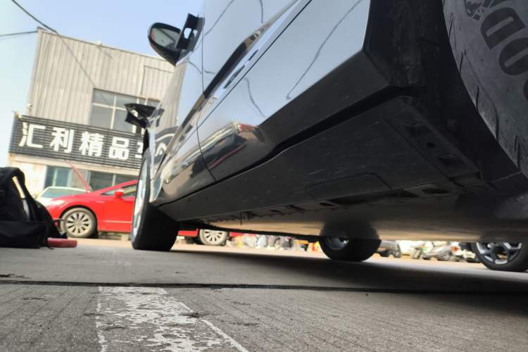 Used Jaguar I-PACE 2018 EV400 SE Left Side Sill