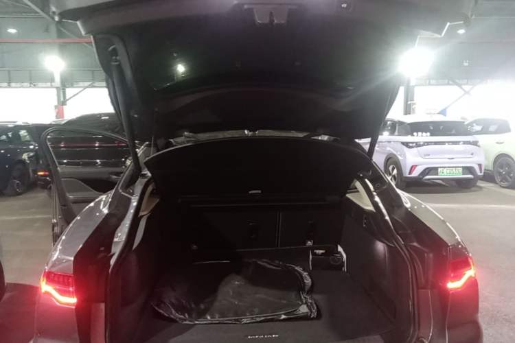 Used Jaguar I-PACE 2018 EV400 SE Trunk