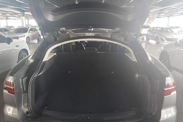 Used Jaguar I-PACE 2018 EV400 S Trunk