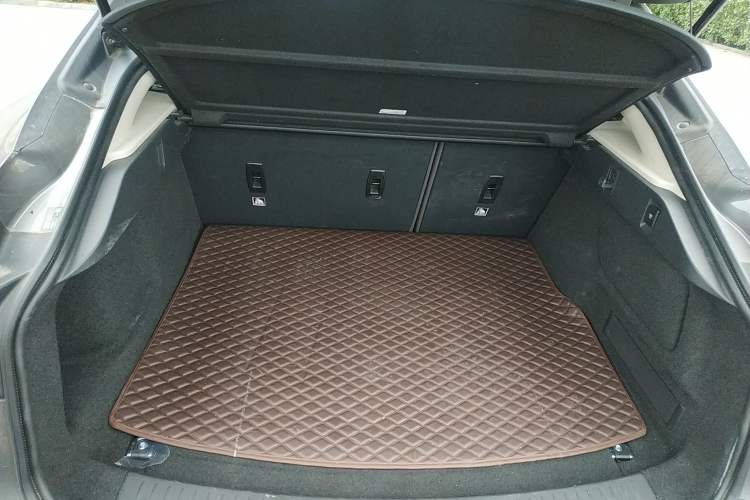 Used Jaguar I-PACE 2018 EV400 S Trunk