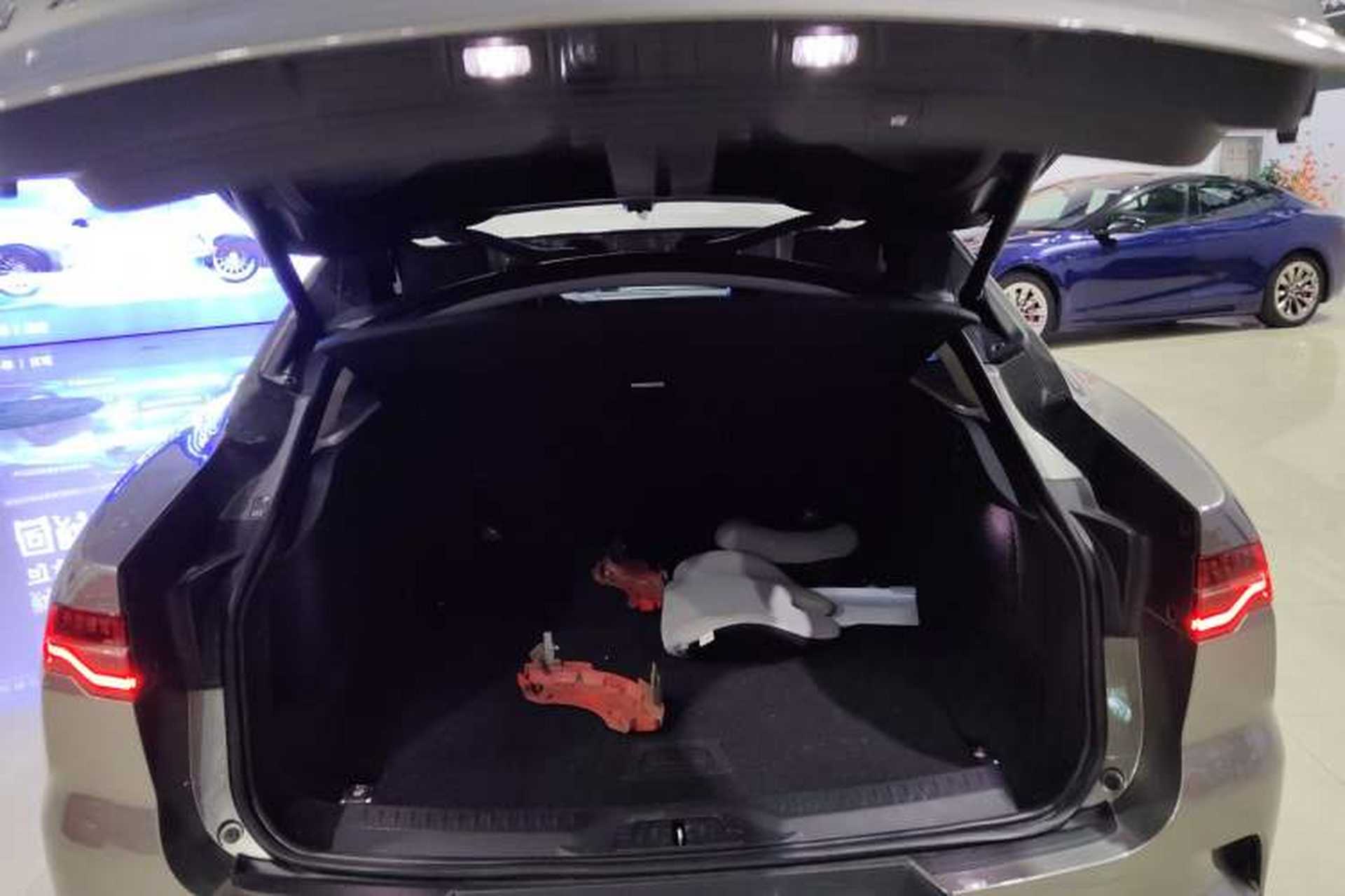 Used Jaguar I-PACE 2018 EV400 SE Trunk