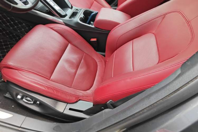 Used Jaguar I-PACE 2018 EV400 HSE Left Front Seat
