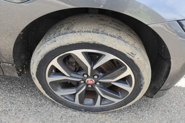 Used Jaguar I-PACE 2018 EV400 HSE Right Front Wheel Hub